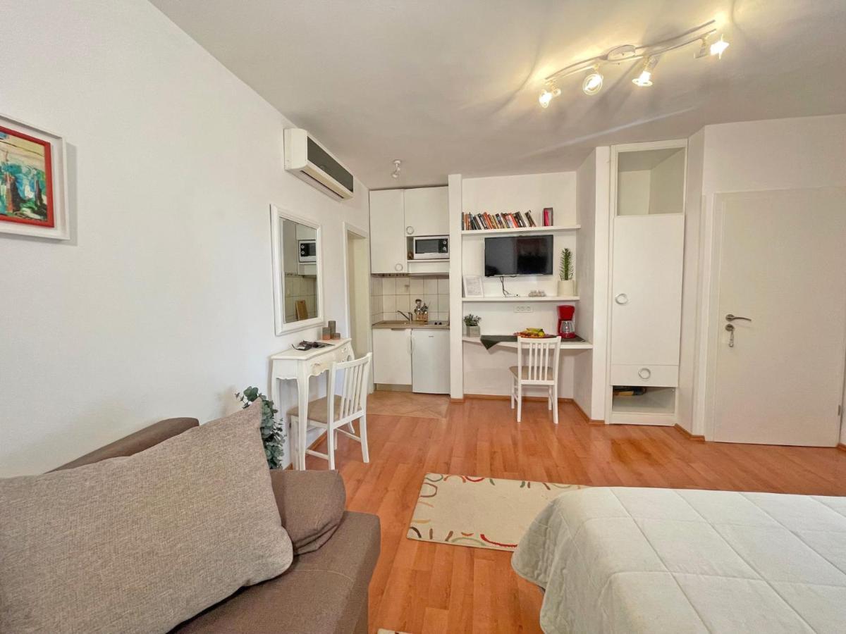Studio Apartments Andrijana Млини Екстериор снимка